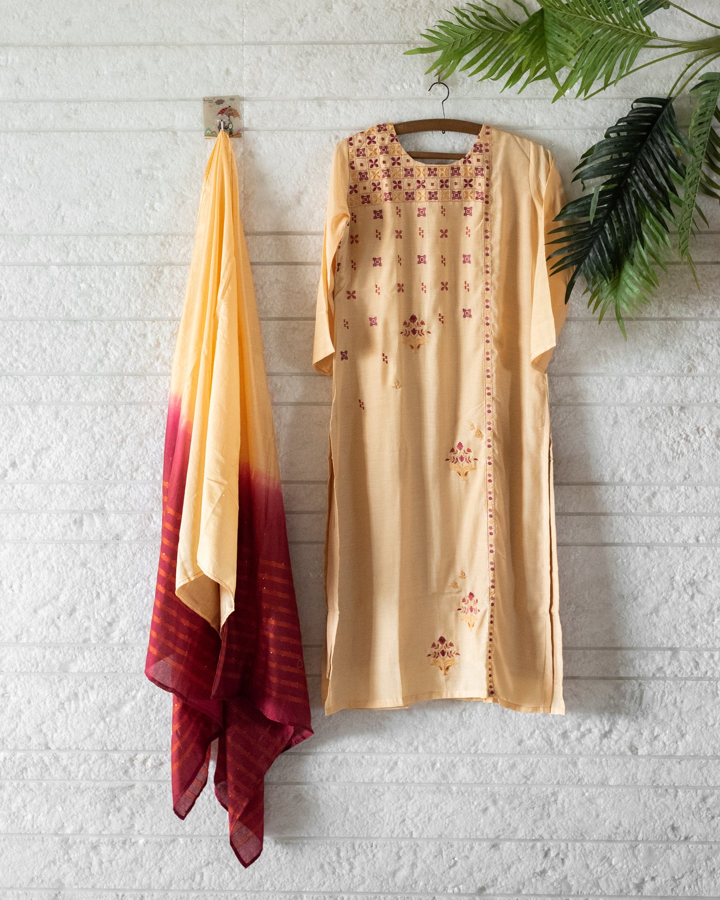 Three Set Muslin Kurti & Dupatta Set With Cutdana Work & Ombré Dupatta In Cream Color