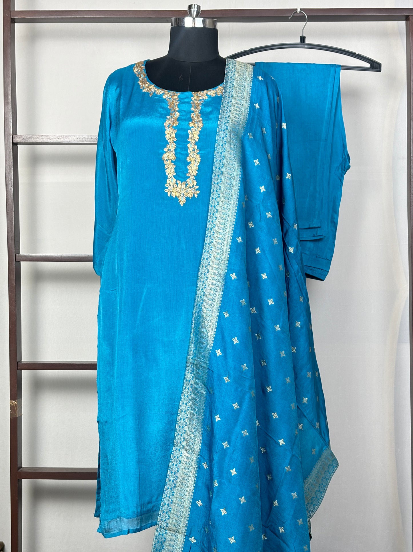 Chinnon suit