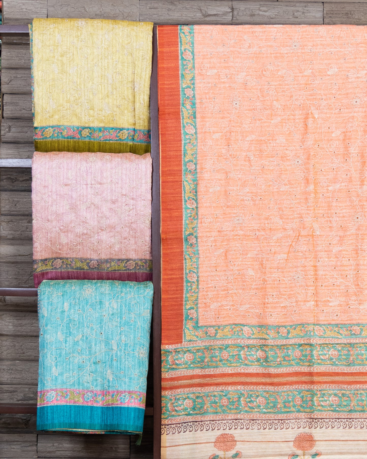 Ethnic Digital Print Semi Tussar Saree With Cutwork Border (Set of 4)